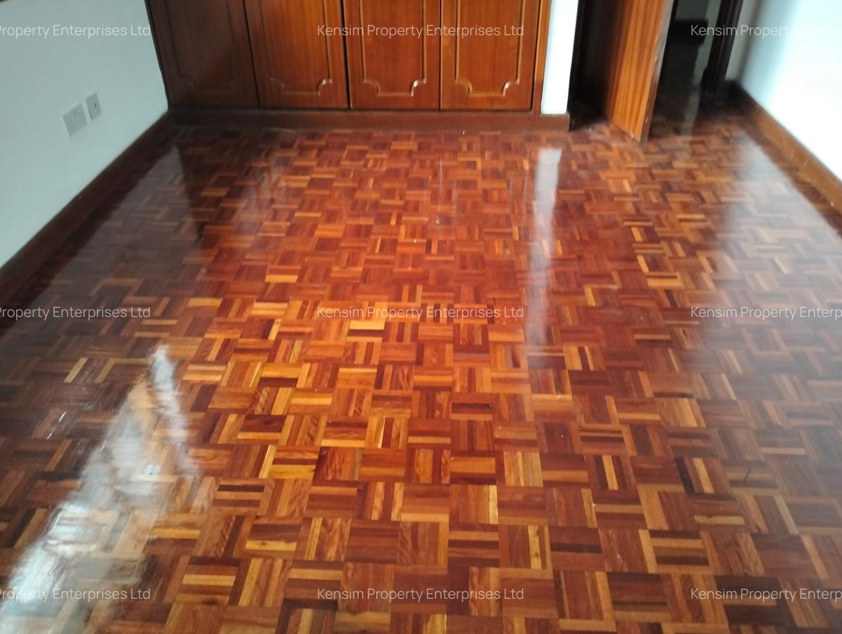 4 Bed Townhouse with En Suite in Lavington - 18