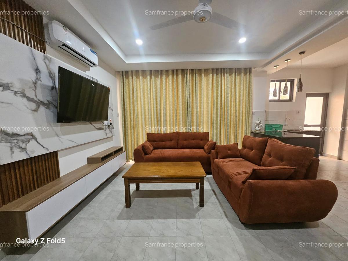 Serviced 2 Bed Apartment with En Suite at 1St Avanue - 4