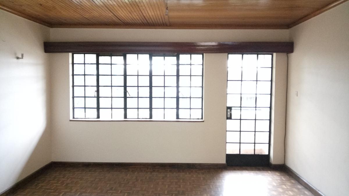 2 Bed Apartment with En Suite at Near Sarit Centre - 16