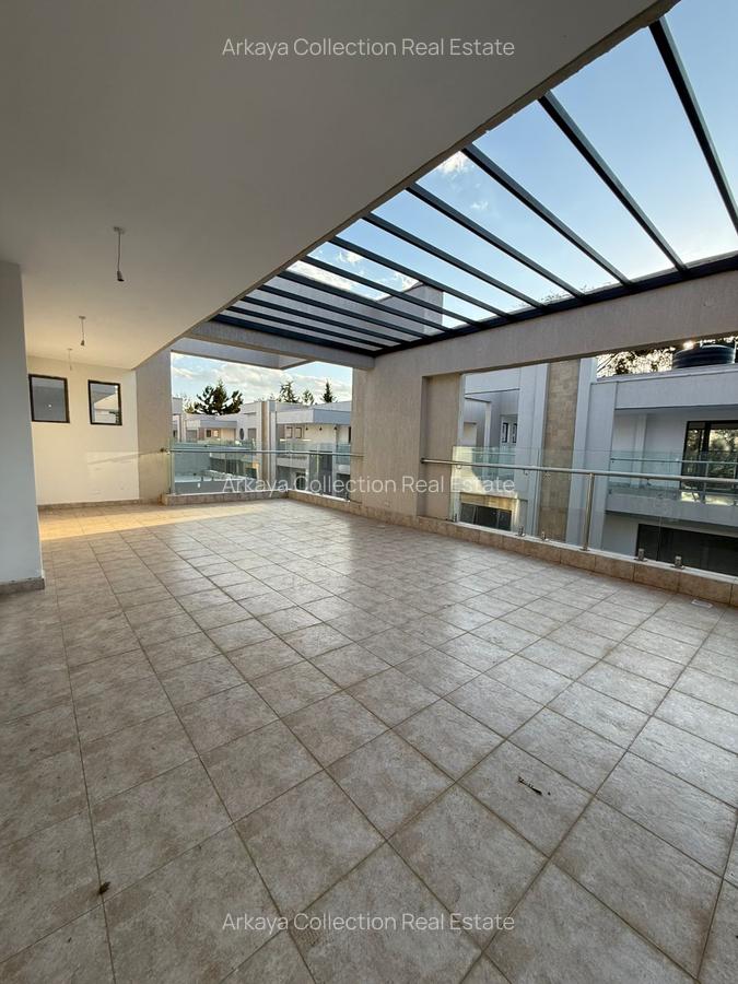 6 Bed Townhouse with En Suite in Lavington - 19