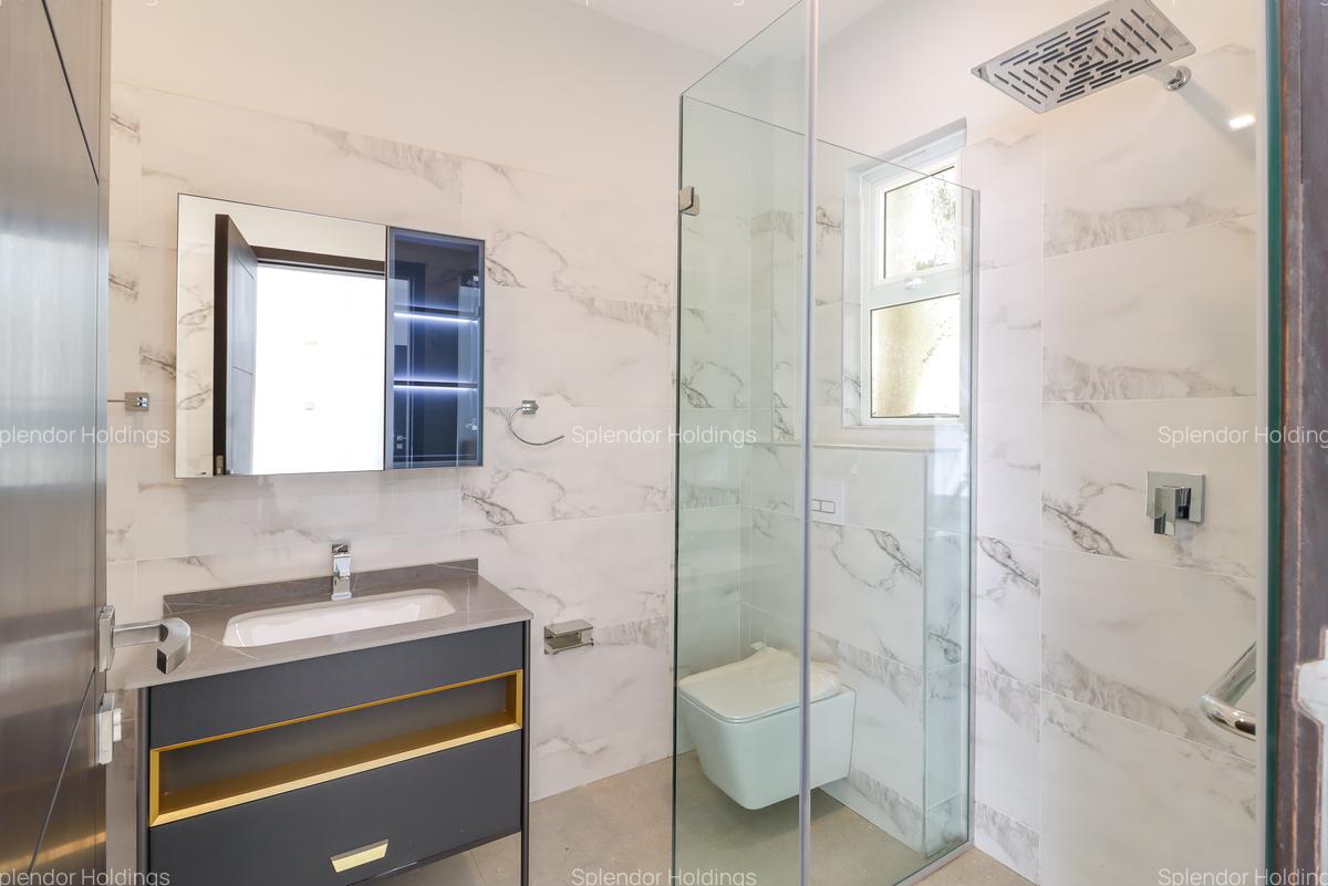 3 Bed Apartment with En Suite in Riverside - 13