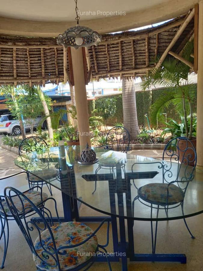 6 Bed Villa with En Suite in Nyali Area - 10