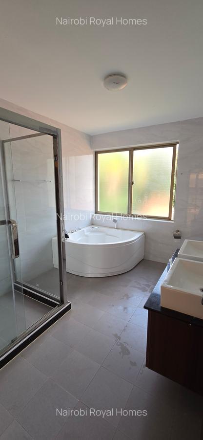 5 Bed Townhouse with En Suite at Lavington Road - 4