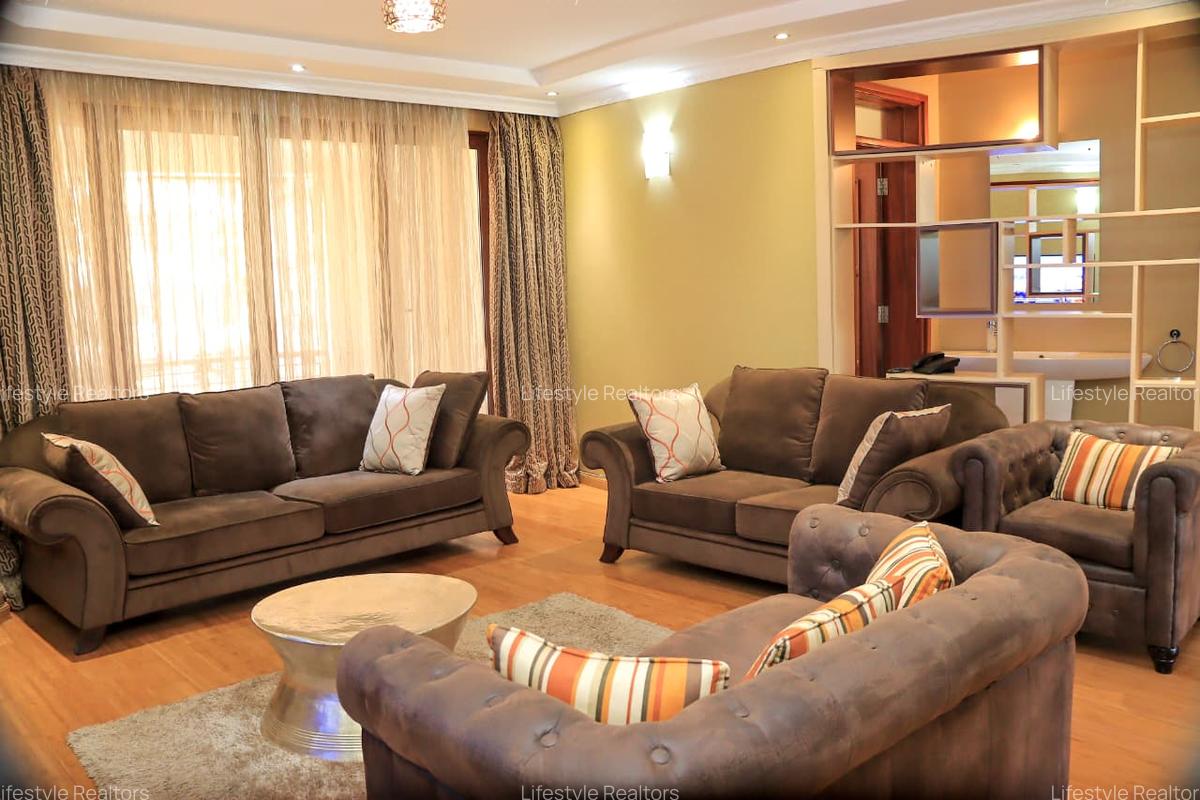 Furnished 3 Bed Apartment with En Suite at Rosewood Avenue - 1