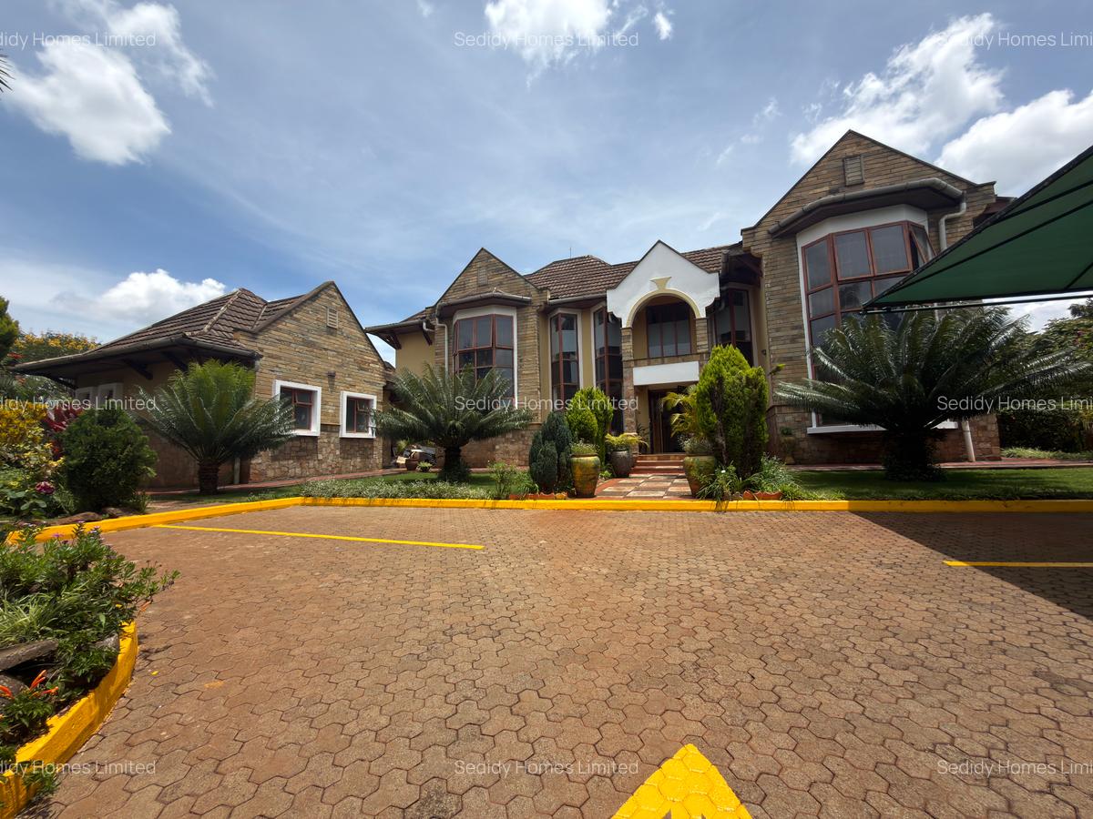 5 Bed Townhouse with En Suite in Runda - 1