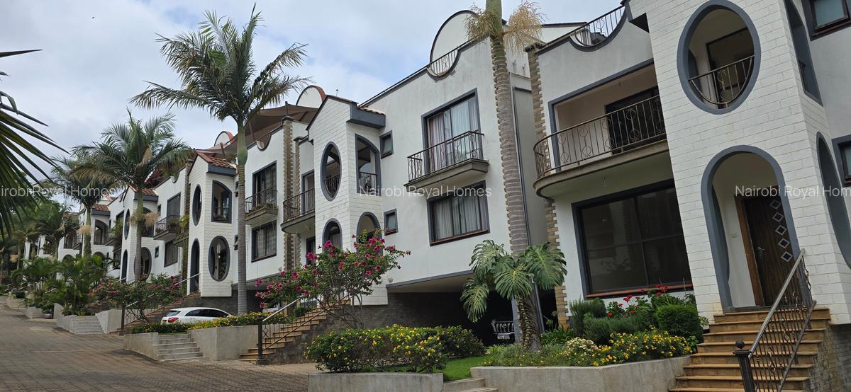 5 Bed Townhouse with En Suite at Grovelia Grove - 2