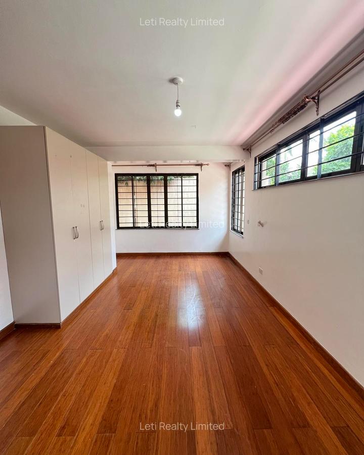 5 Bed Townhouse with En Suite in Lavington - 5