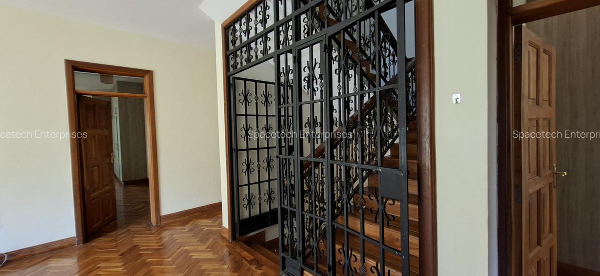 5 Bed Townhouse with En Suite in Spring Valley - 6