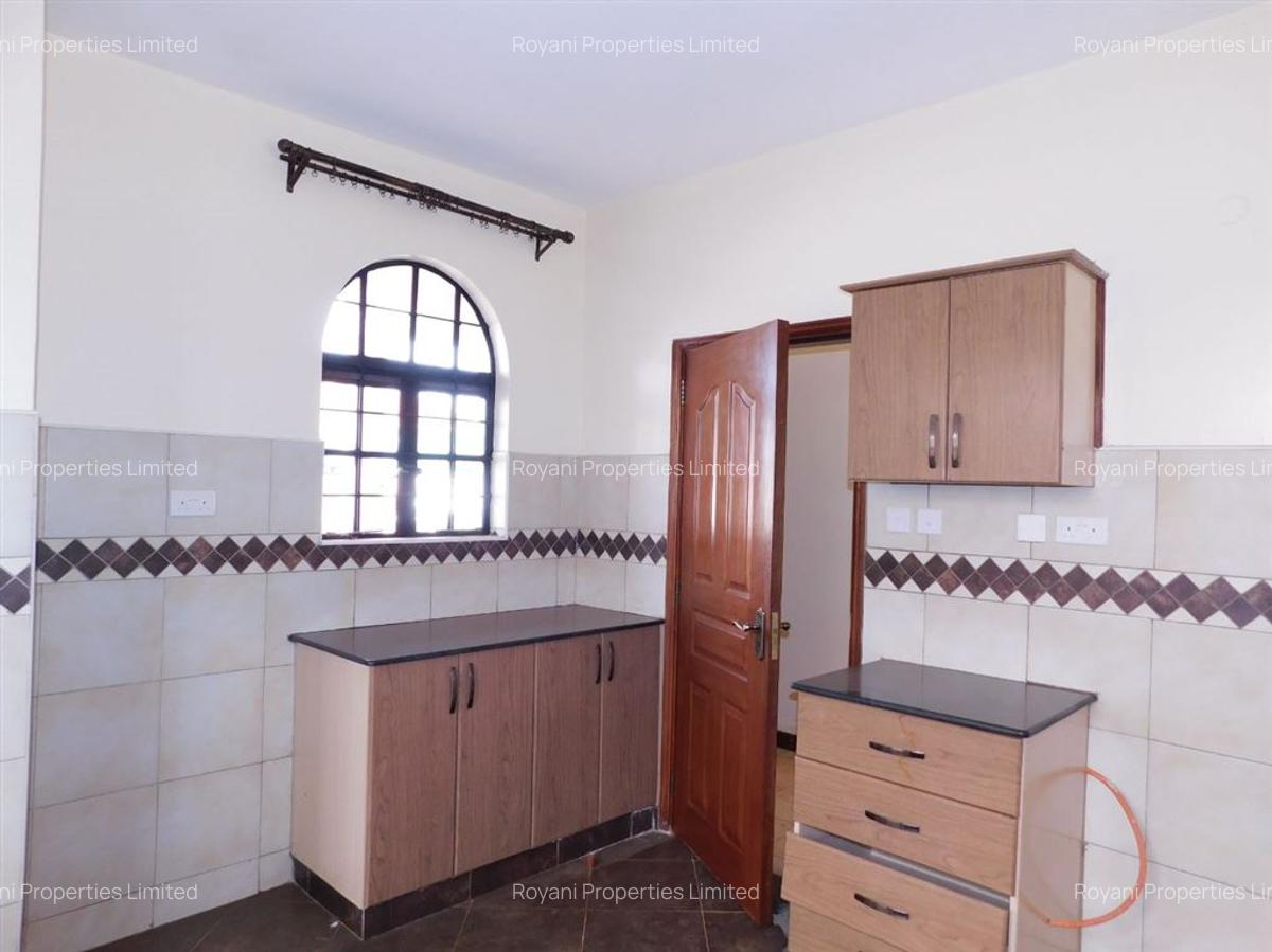 4 Bed House with En Suite at Fivestar Meadows - 6