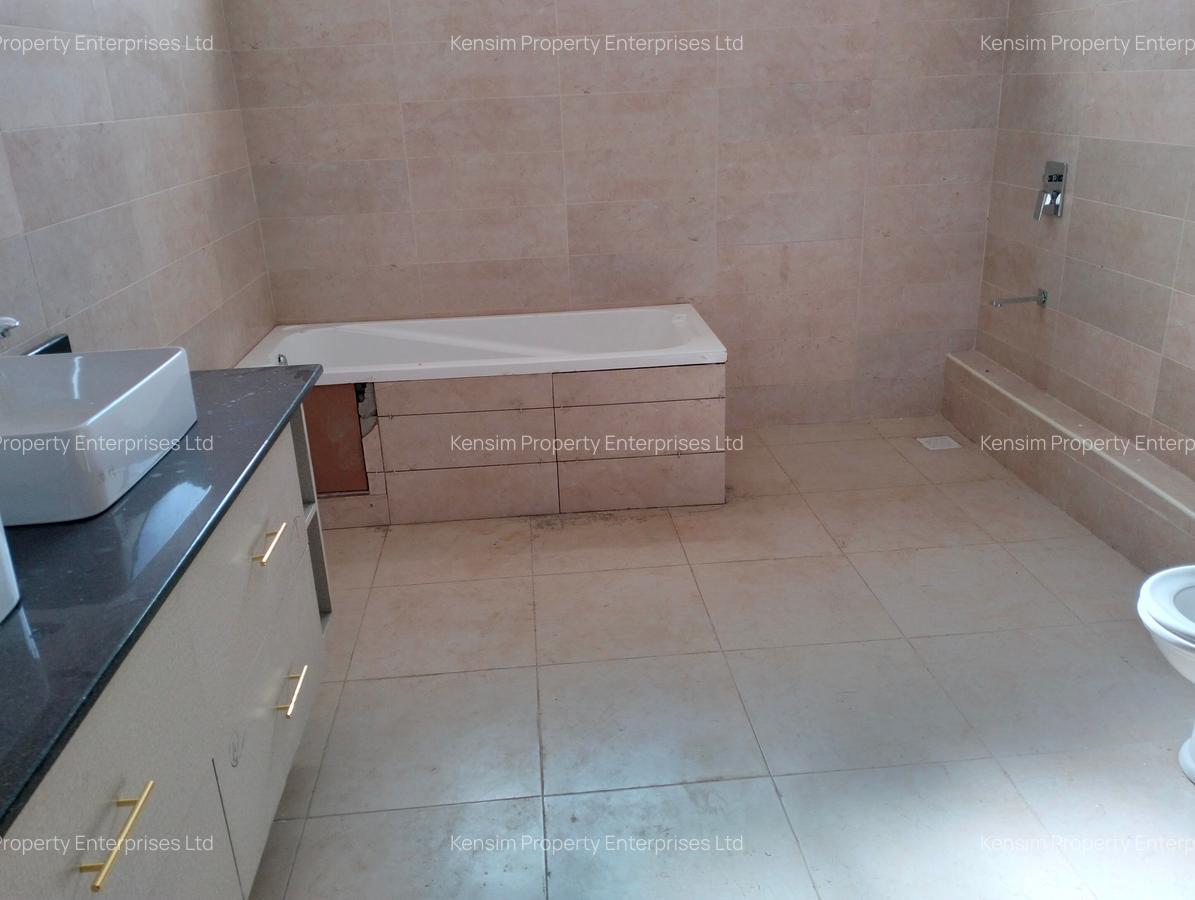 4 Bed Townhouse with En Suite in Lavington - 13