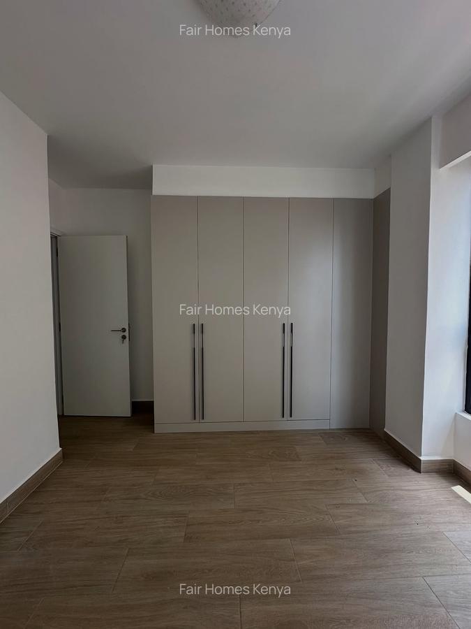 3 Bed Apartment with En Suite at Riverside Drive - 17