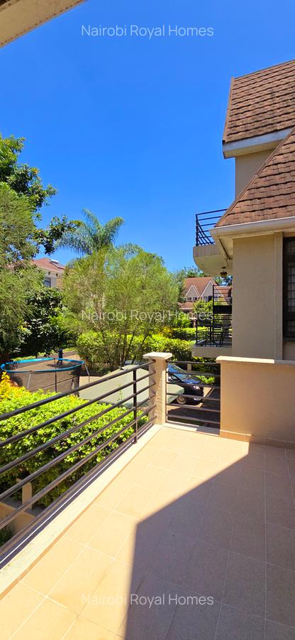 5 Bed Townhouse with En Suite at Lavington Green - 19