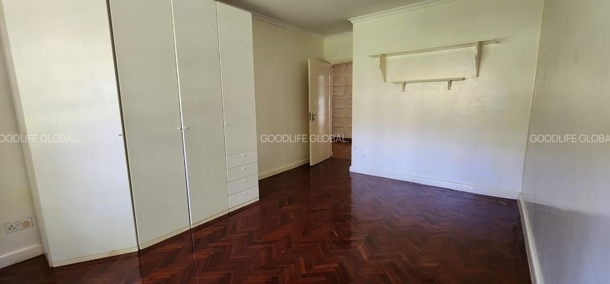 4 Bed Villa with En Suite in Lavington - 17