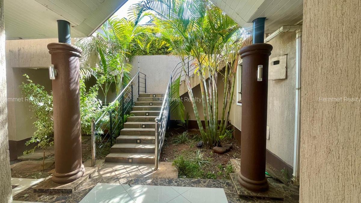 5 Bed Townhouse with En Suite in Kitisuru - 6