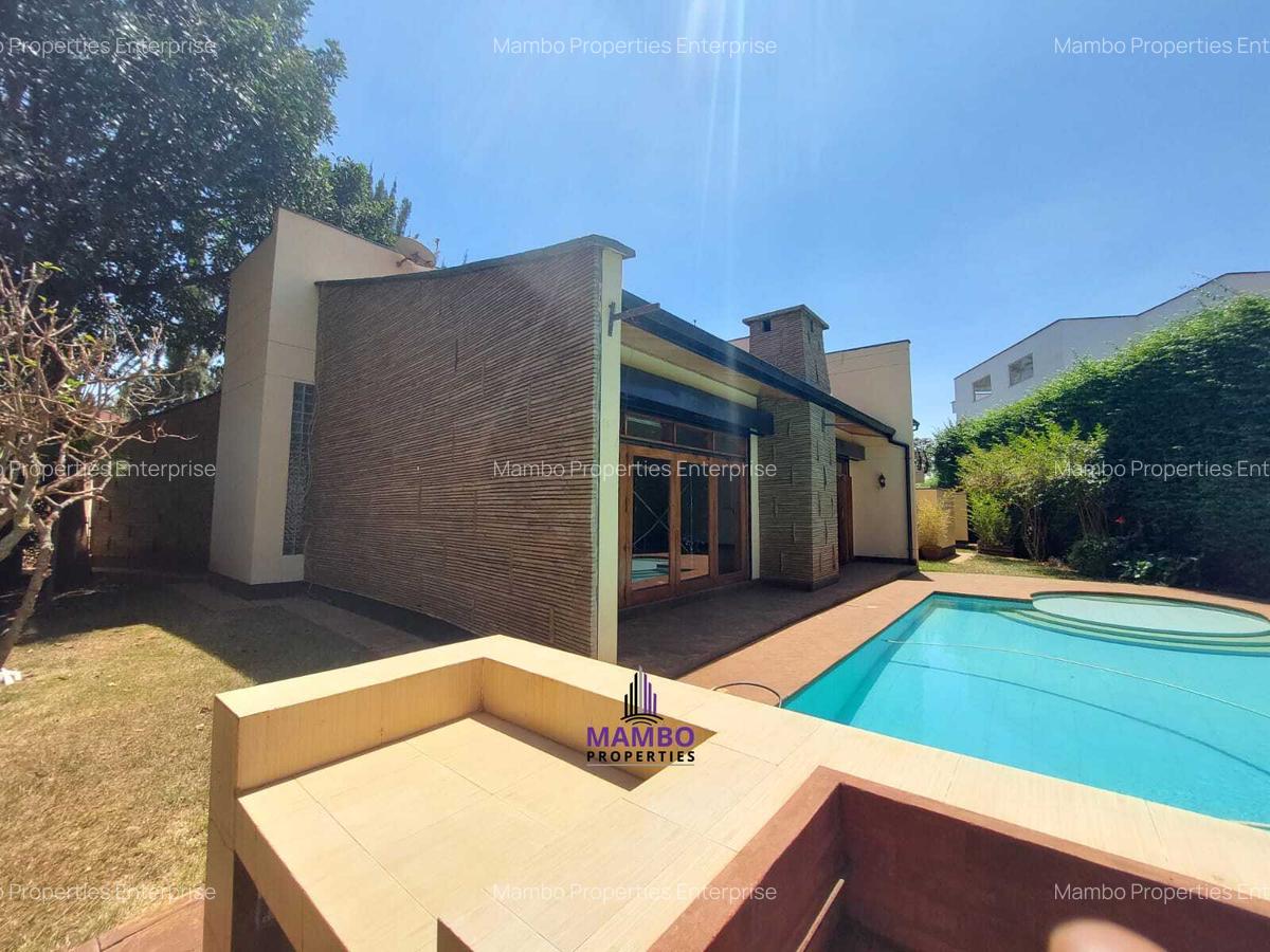 4 Bed House with En Suite at Eagle Park - 16