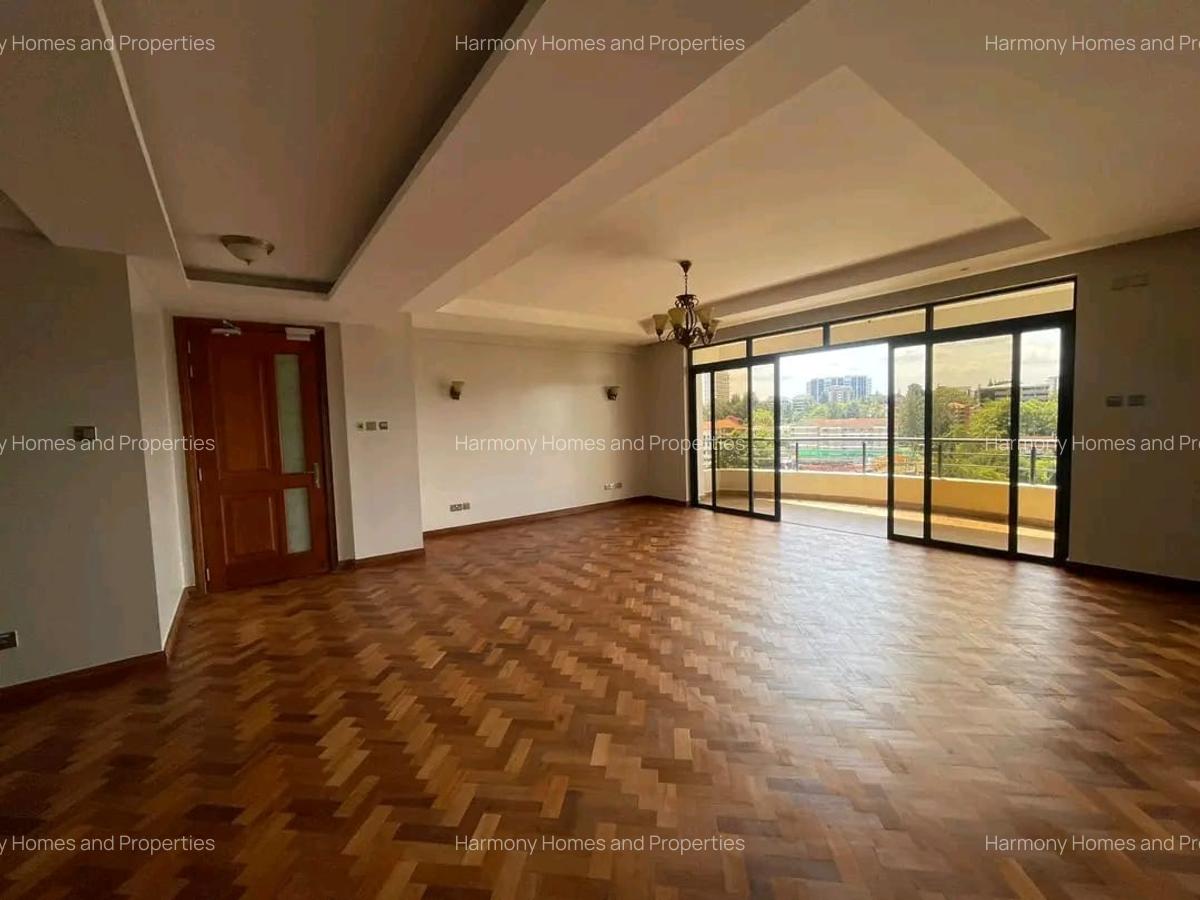 4 Bed Apartment with En Suite at Riverside - 4