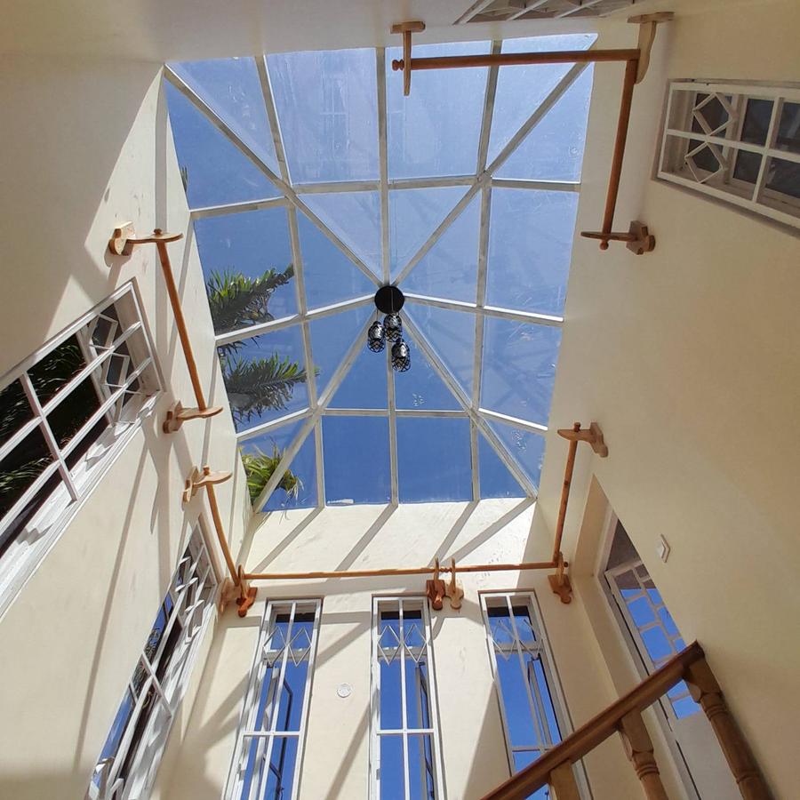 4 Bed House with En Suite in Spring Valley - 15