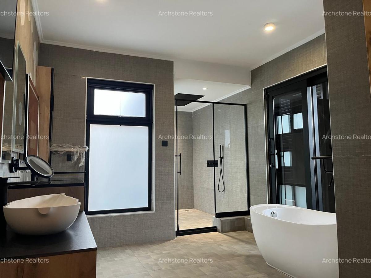 4 Bed Townhouse with En Suite in Lavington - 7