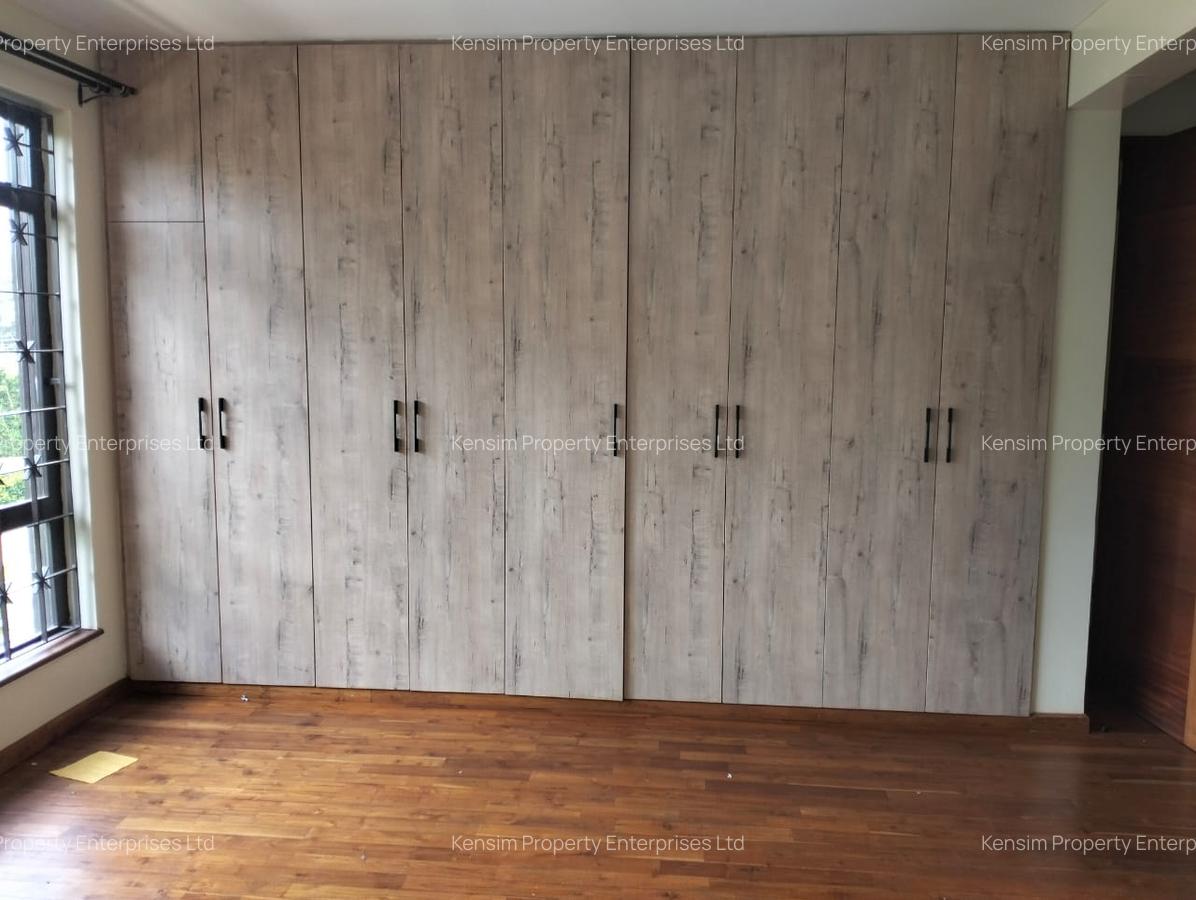 5 Bed Townhouse with En Suite in Runda - 11