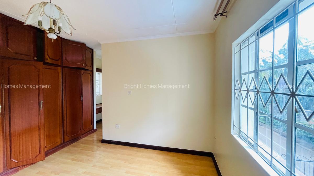 5 Bed Townhouse with En Suite in Lavington - 13