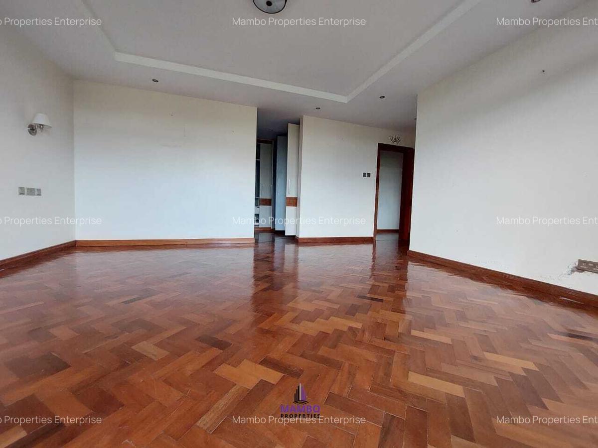 3 Bed Apartment with En Suite at Riverside Drive - 11