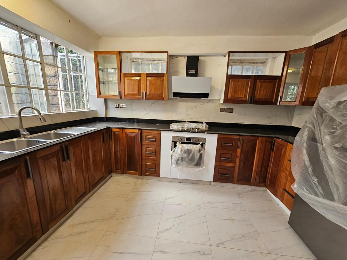 2 Bed House with En Suite in Runda - 14