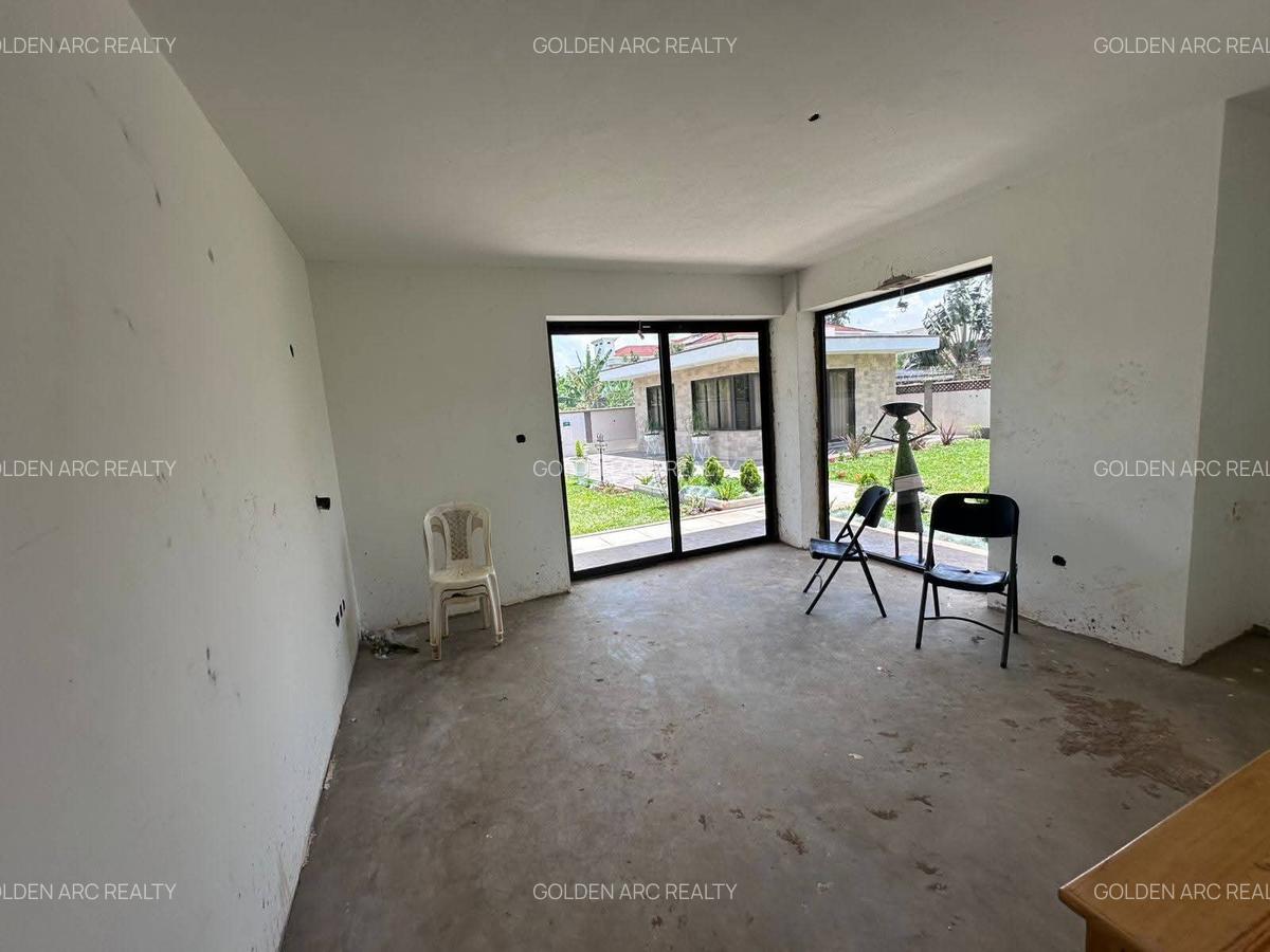 6 Bed Townhouse with En Suite in Karen - 20