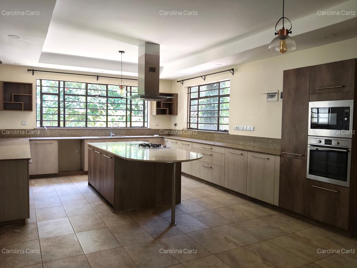 5 Bed House with En Suite in Lake View - 7