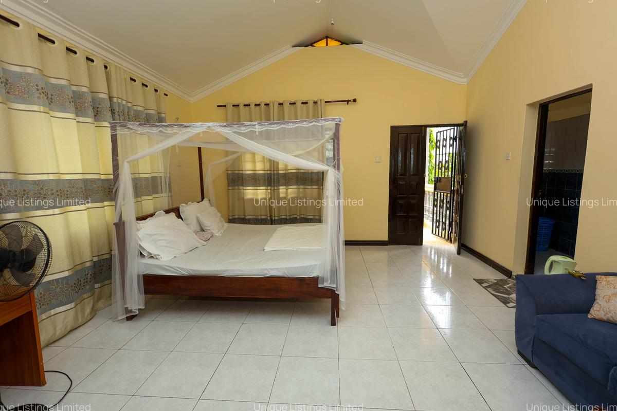 4 Bed House with Staff Quarters in Nyali Area - 12