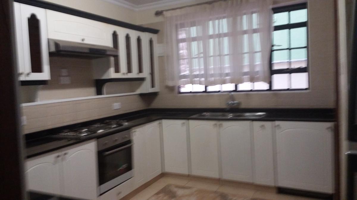 4 Bed Townhouse with En Suite at Convent Drive - 3