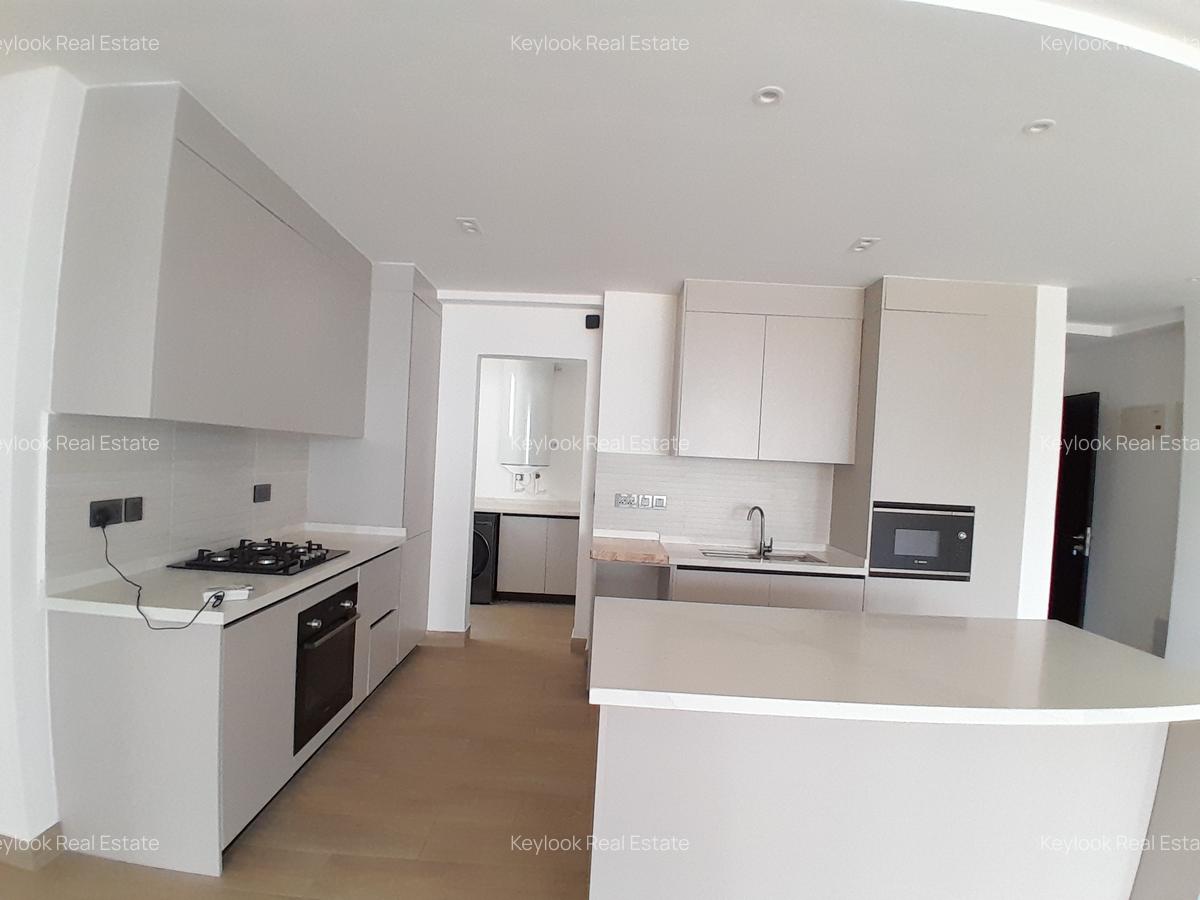 3 Bed Apartment with En Suite at Riverside Drive - 10