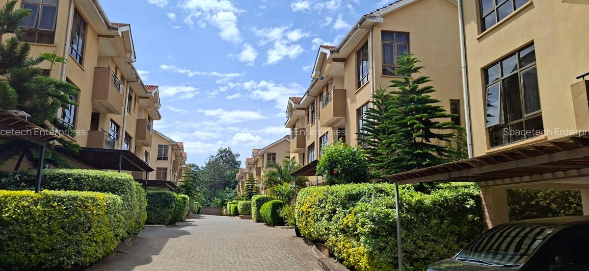 5 Bed Townhouse with En Suite in Lavington - 17