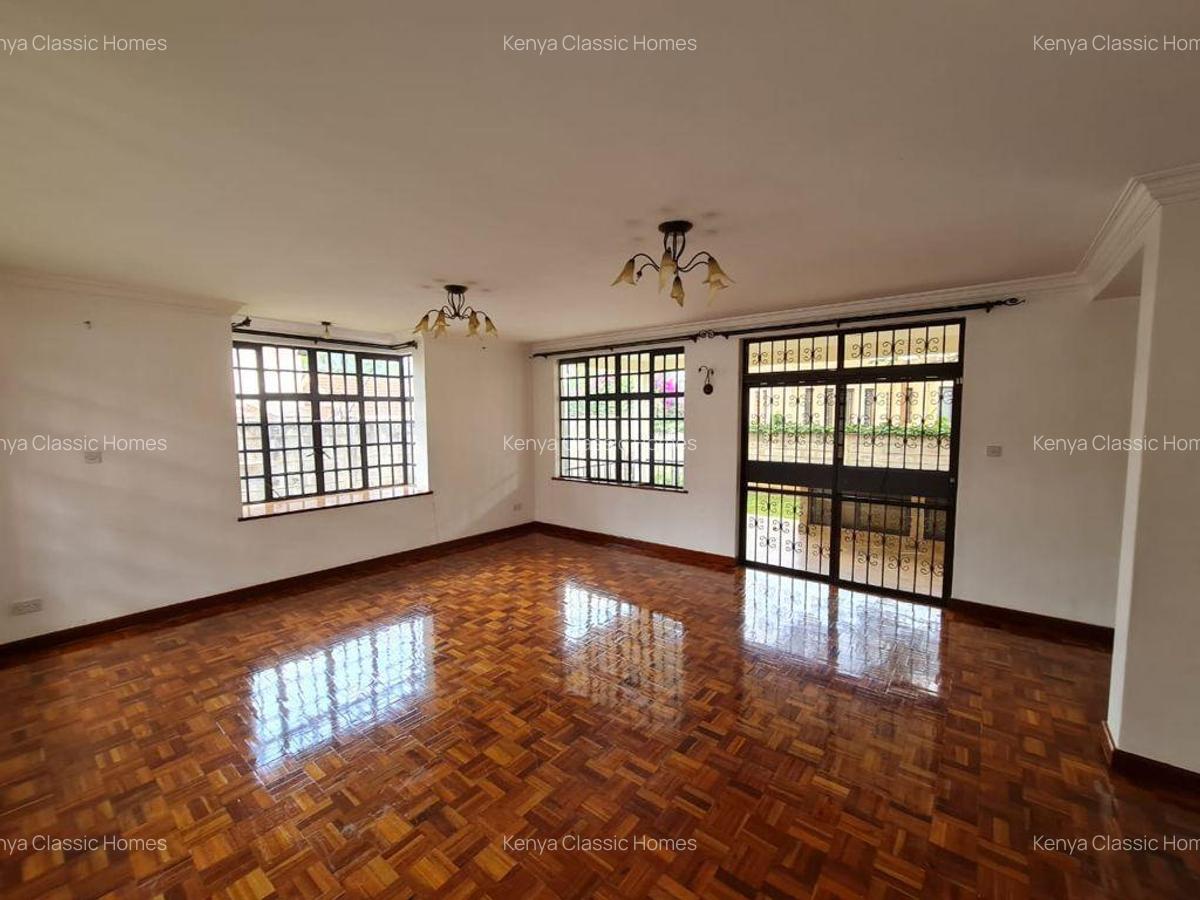 4 Bed Townhouse with En Suite at Lavington - 8