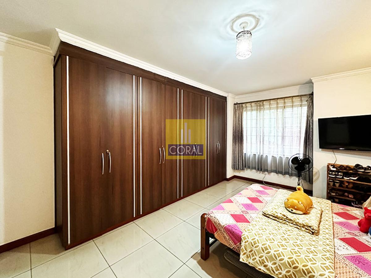 4 Bed Apartment in Parklands - 13