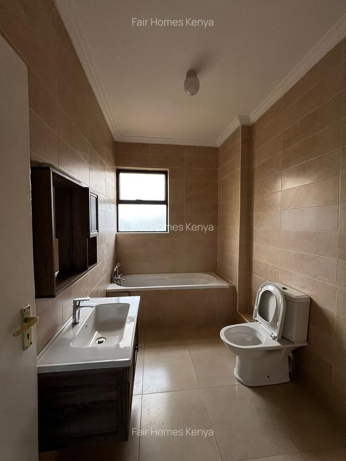 3 Bed Apartment with En Suite at Hatheru Road - 13