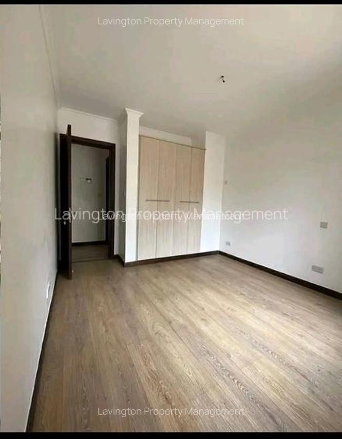 4 Bed Townhouse with En Suite at Lavington Green - 7