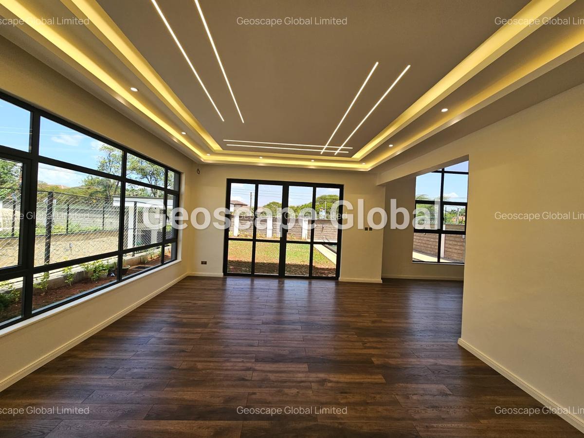 5 Bed Townhouse with En Suite in Lavington - 2