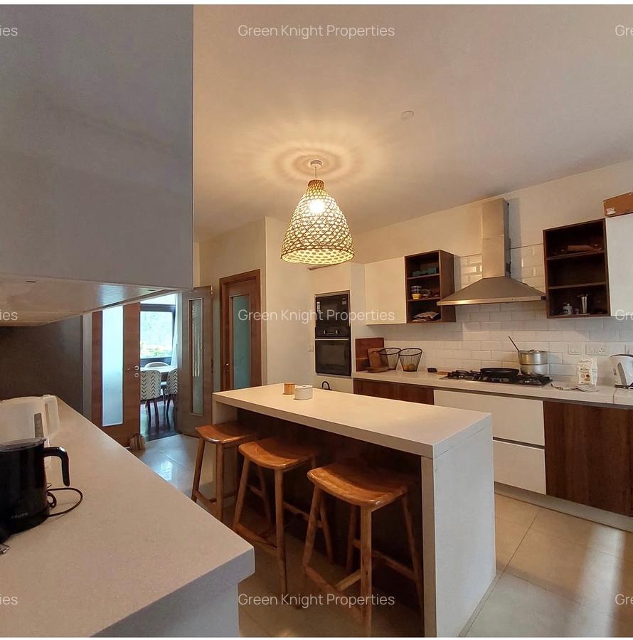 5 Bed Townhouse with En Suite in Lavington - 4