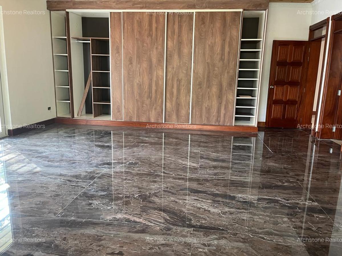 5 Bed Townhouse with Staff Quarters in Rosslyn - 8