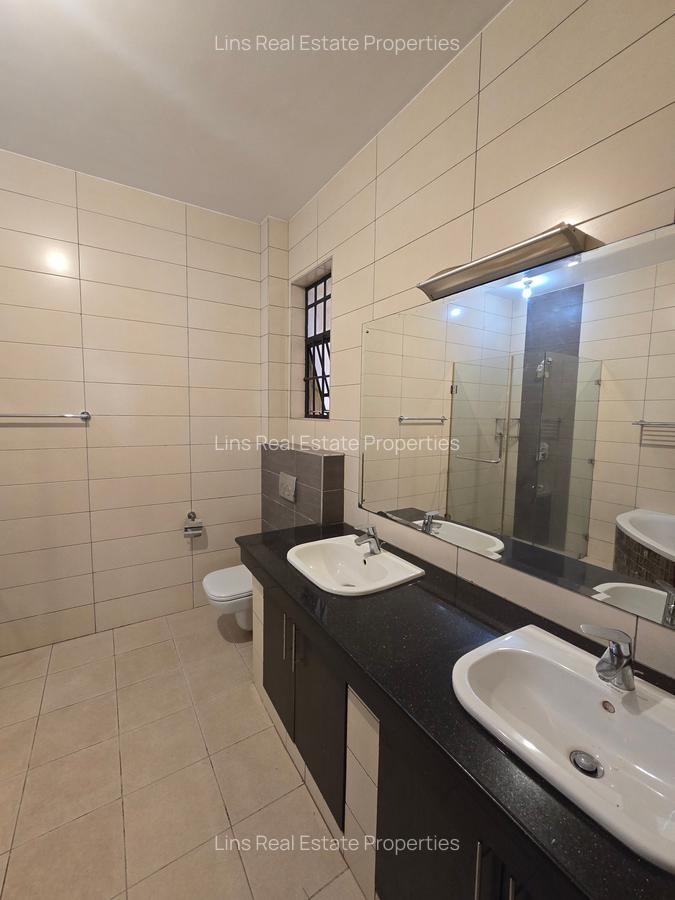 5 Bed Townhouse with En Suite in Lavington - 10