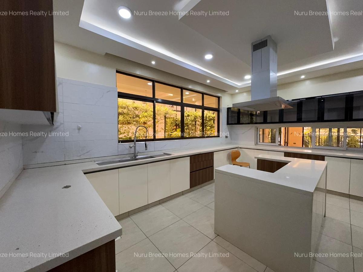 5 Bed Townhouse with En Suite in Kileleshwa - 14
