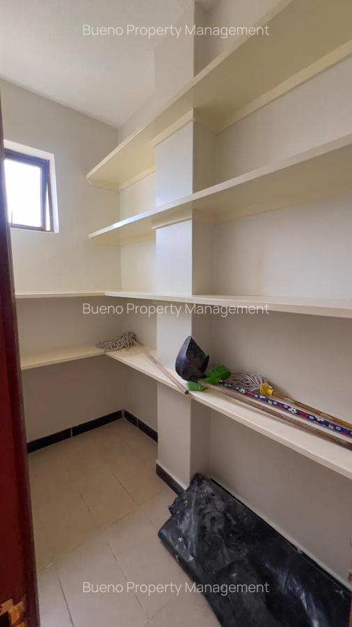 3 Bed Apartment with En Suite in Kilimani - 4