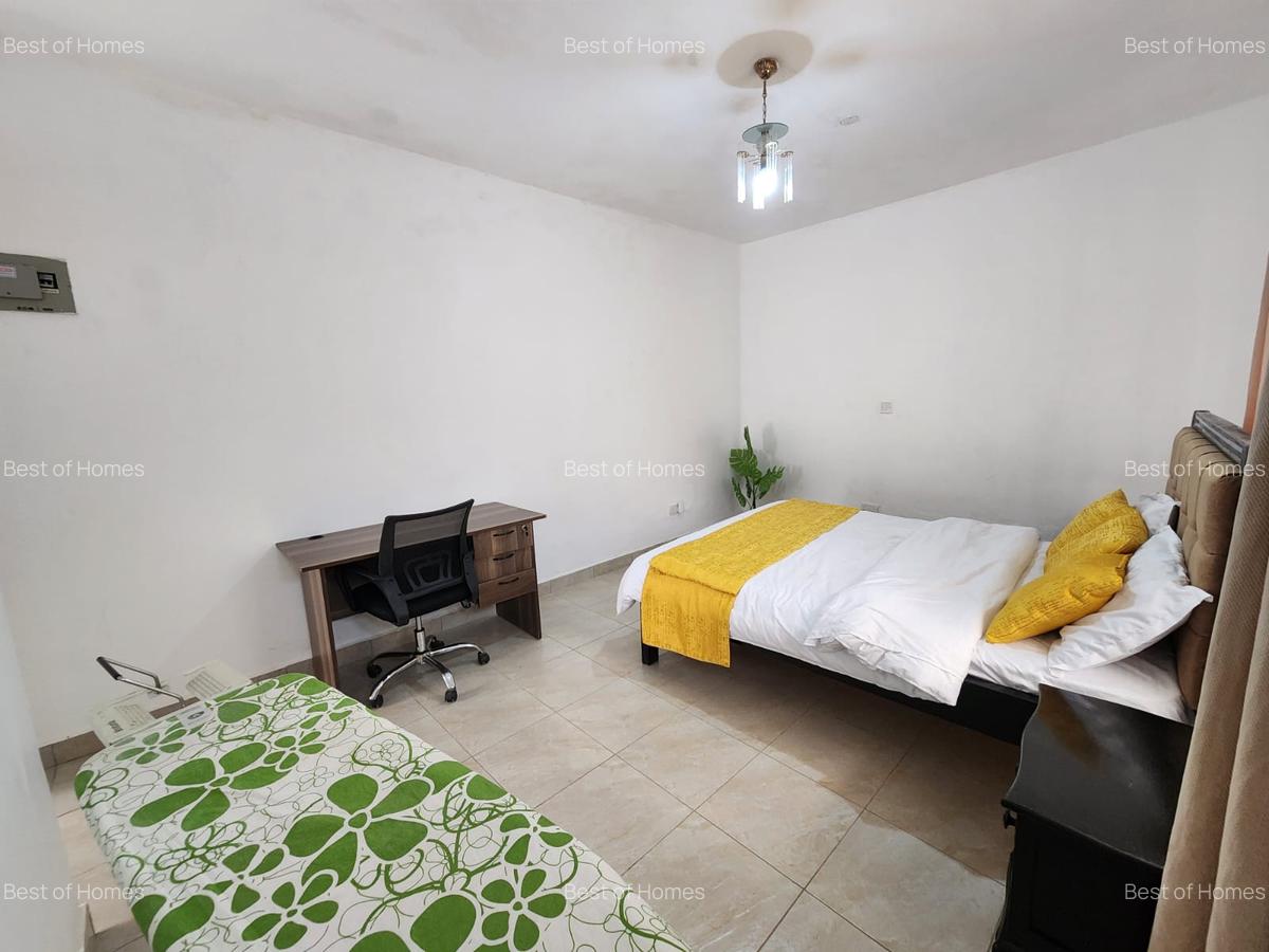 1 Bed House with En Suite in Lavington - 2