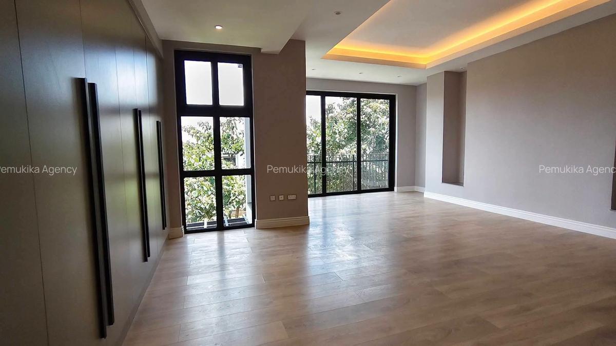 5 Bed Villa with En Suite in Runda - 11