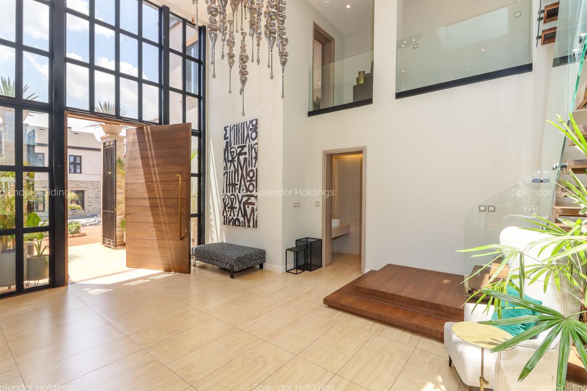 4 Bed Villa with En Suite in Runda - 2