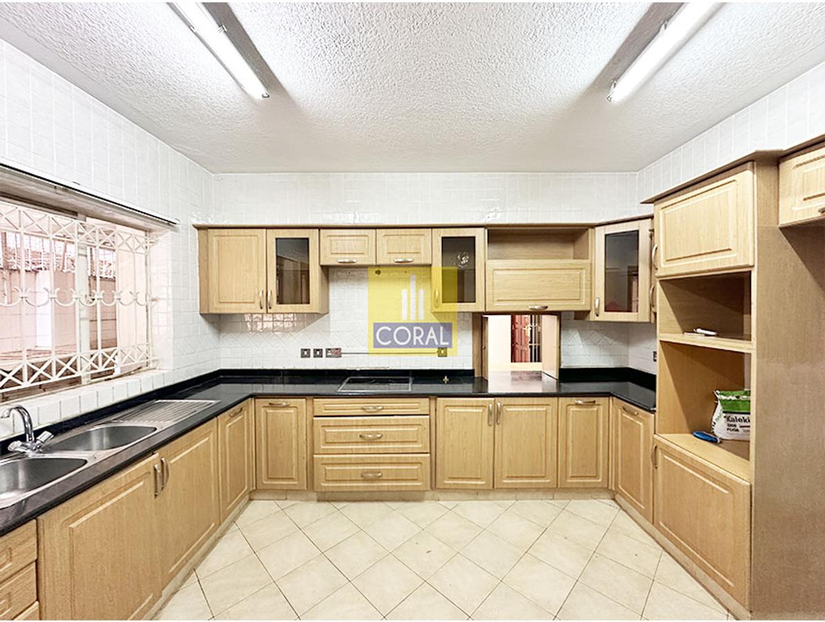 4 Bed Apartment in Parklands - 5