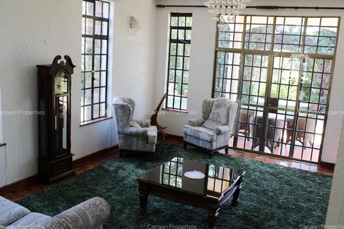 4 Bed Townhouse with Swimming Pool in Rosslyn - 2