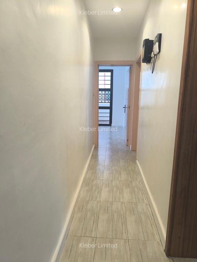 4 Bed House with En Suite in Membley - 16