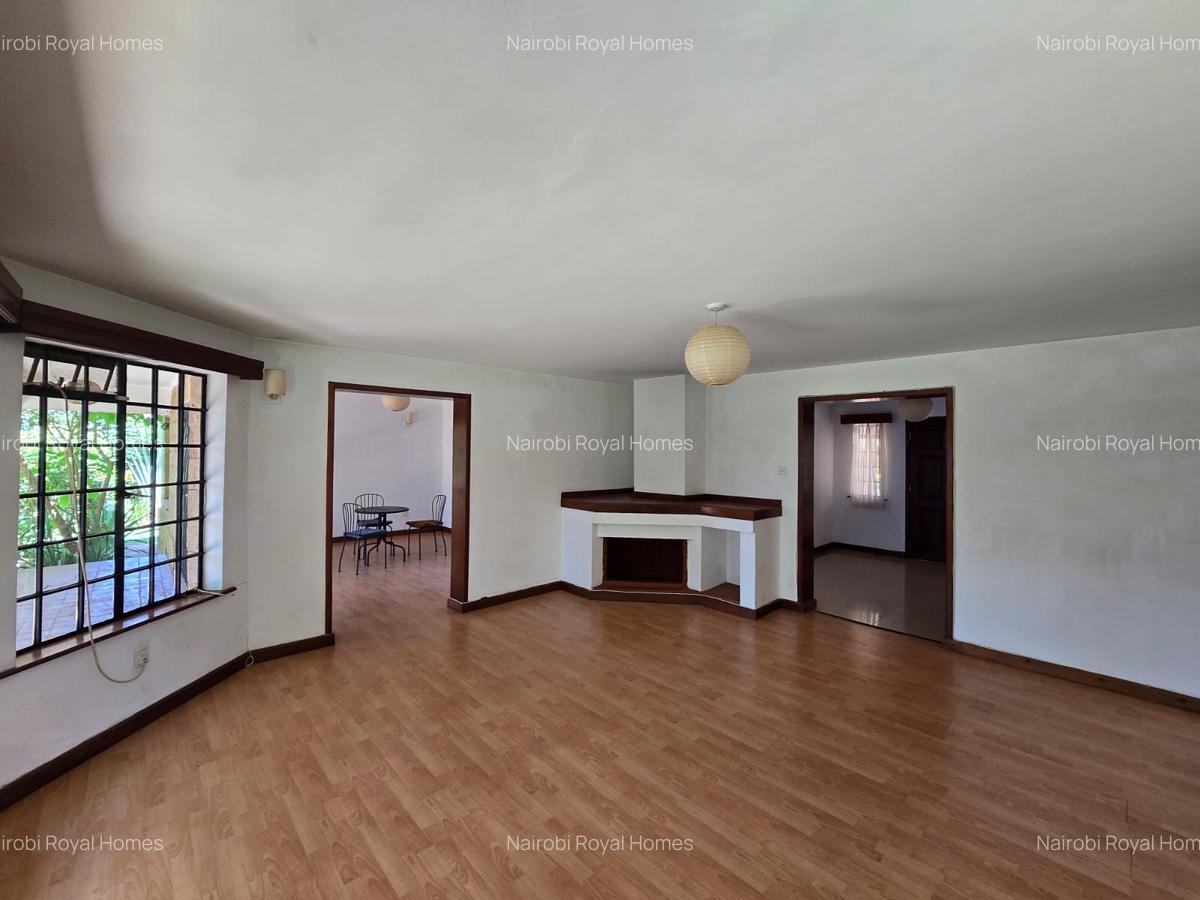 5 Bed Townhouse with En Suite at Meadows - 14