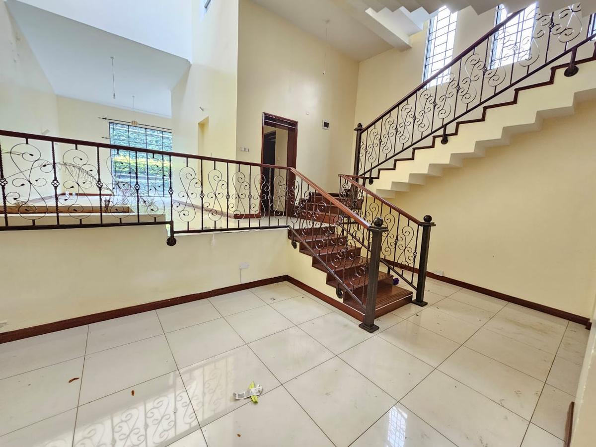 5 Bed House with En Suite in Kyuna - 14